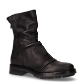 Stivaletto in pelle stropicciata con zip posteriore nero | Boscaini Scarpe