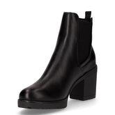 Stivaletto con tacco in ecopelle nero | Boscaini Scarpe