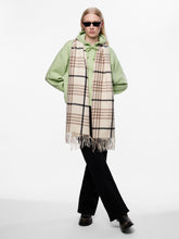 Sciarpa con frange in tessuto beige bianco | Boscaini Scarpe