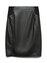 Gonna a tubino in ecopelle nero | Boscaini Scarpe