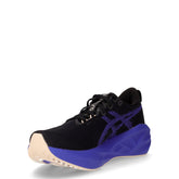 Novablast 5 scarpa da running in mesh nero blu cobalto | Boscaini Scarpe
