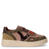 Sneaker in pelle scamosciata con borchie kaki | Boscaini Scarpe