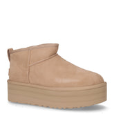 Classic Ultra Mini Platform stivaletto caldo in pelle sabbia - UGG | Boscaini Scarpe