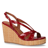 Sandalo in ecopelle con zeppa ciliegia vernice - Sandali Con Tacco Donna | Boscaini Scarpe