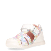 Sandalo a punta chiusa da bambina in pelle bianco | Boscaini Scarpe